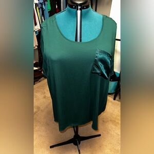 Torrid Forest Green Blouse with Silky Pocket and Back Detail Size 4 (26)